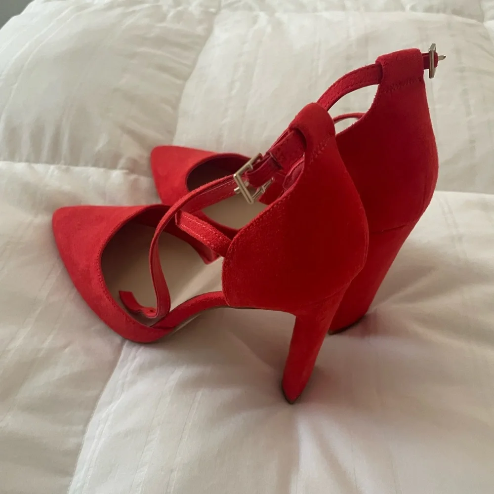 Red Heels - Picture 3 of 3